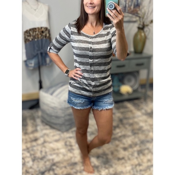 🎀PLUS Stripe Faux Button Sweater Gray 1117 - Picture 5 of 7